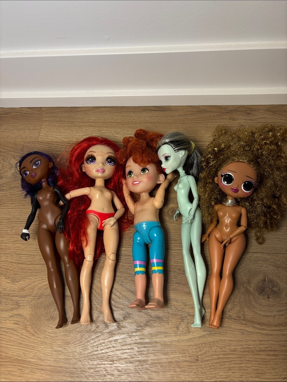 Mixed Fashion Doll Lot – Monster High, LOL OMG & More – 5 Dolls